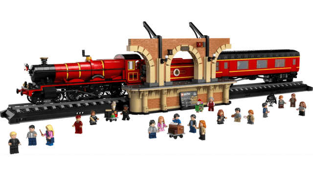 The Hogwarts Express LEGO Harry Potter set