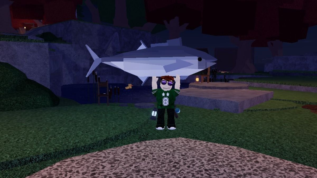 Player holding tuna in Fisch Roblox