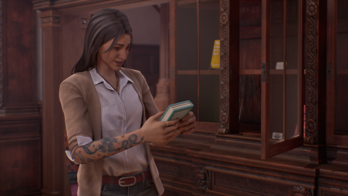 Gwen with her book in Life is Strange: Double Exposure