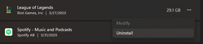 A screenshot showing League of Legends in the Control Panel and the option to uninstall it.