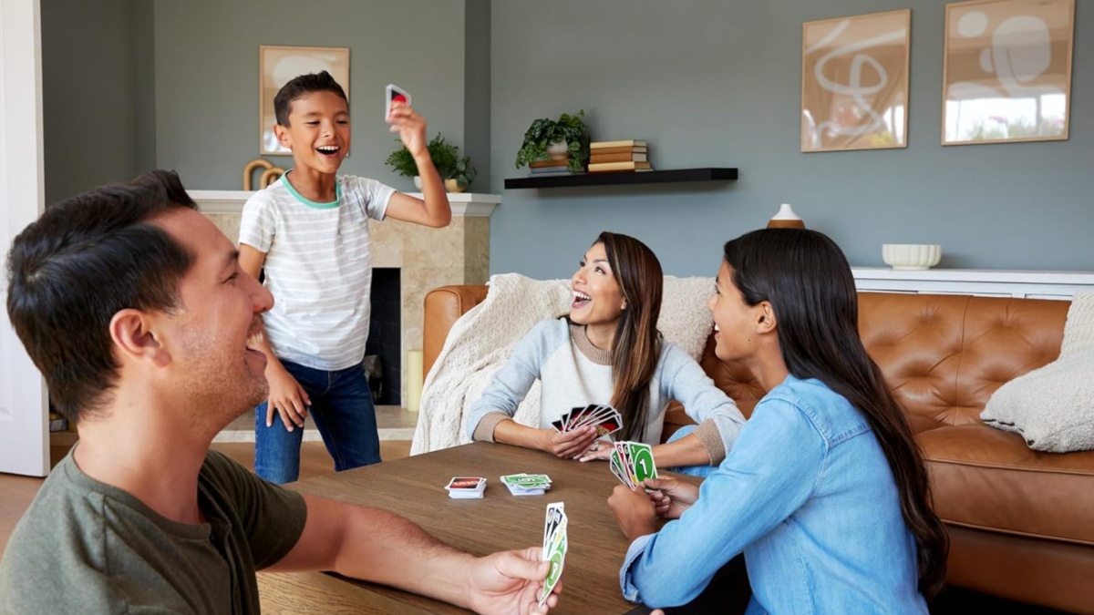 A family playing UNO