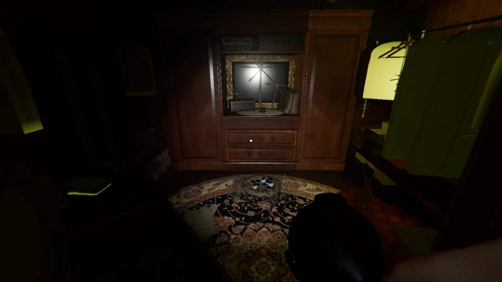 Forest Minion nest in a closet in Phasmophobia