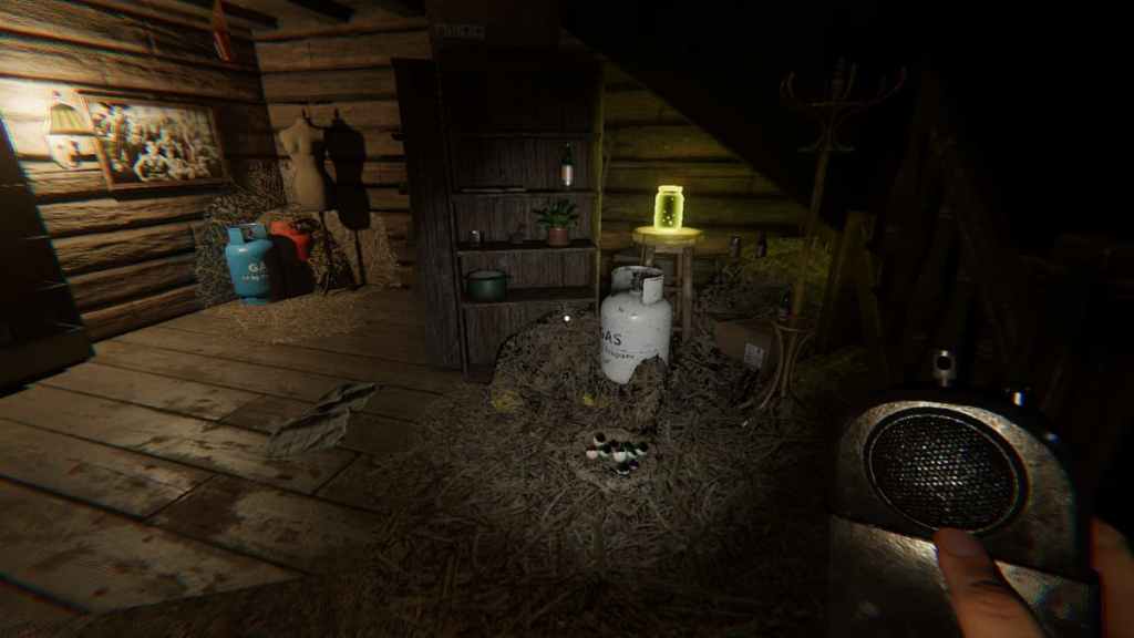 Entryway forest minion nest at Grafton Farmhouse in Phasmophobia