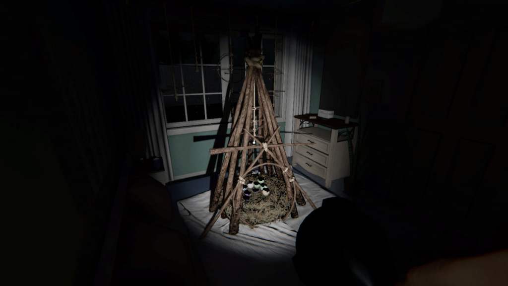 A Forest Minion nest in the master bedroom at 6 Tanglewood Drive in Phasmophobia