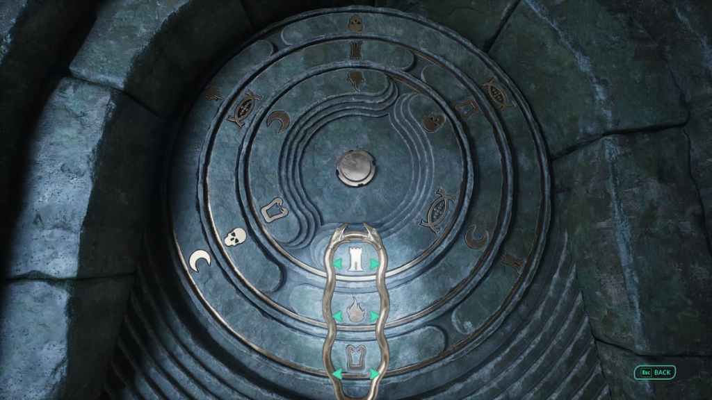 A dial mechanism in Hell is Us serving as a puzzle lock on a door with three revolving rings and various symbols on them. 