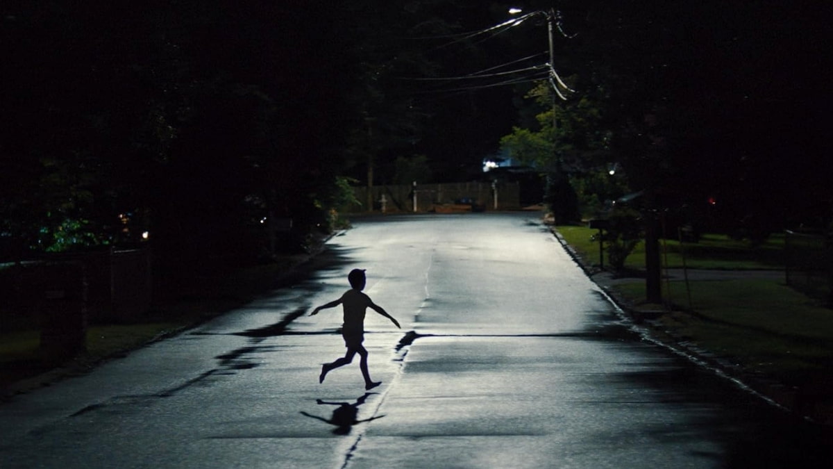 Weapons kid running in street