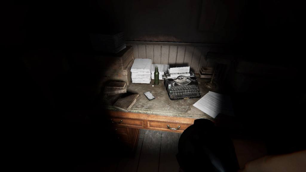 tarot cards at grafton farmhouse on table in phasmophobia