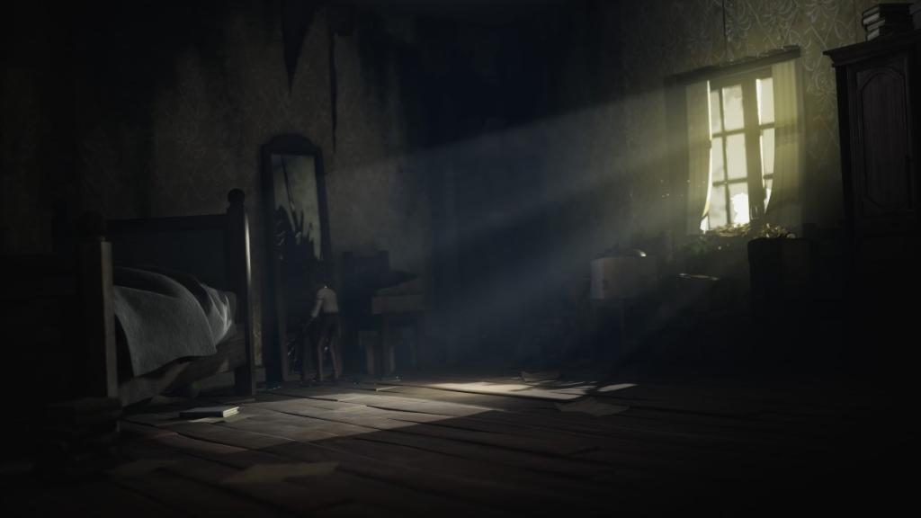 Low trying to fix the mirror at the end of Little Nightmares III