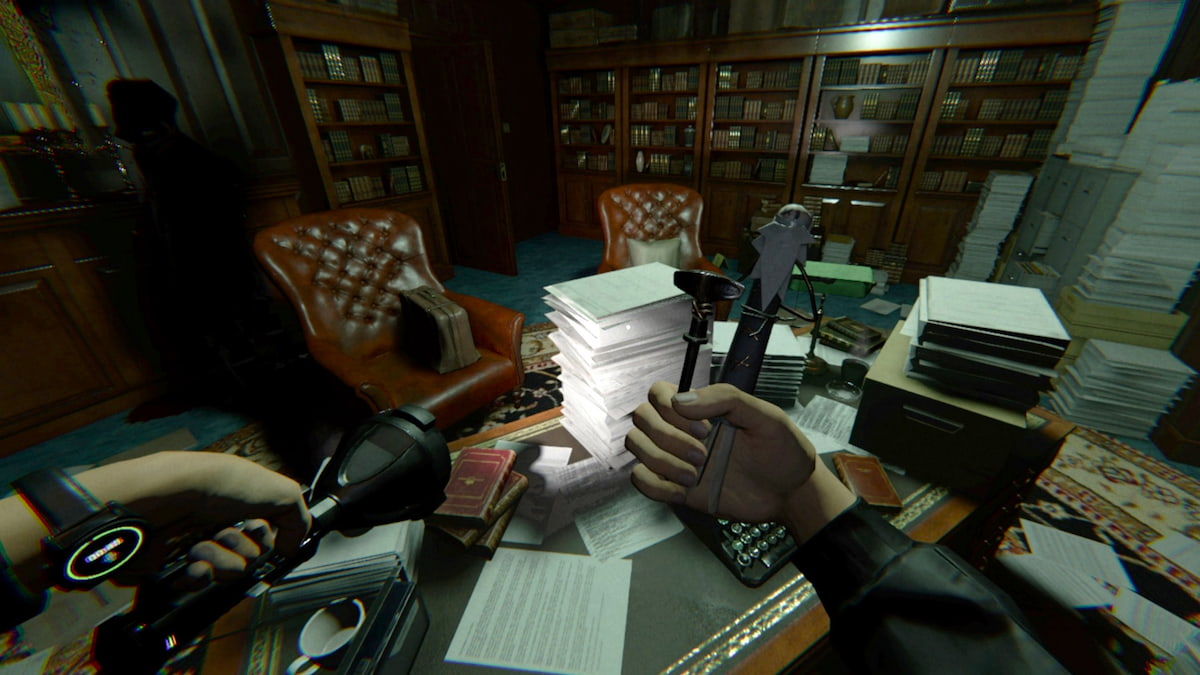 Holding old man doll at elderwood palace lodge in phasmophobia alan wake event